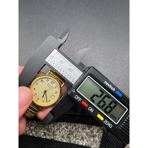 Vintage Caravelle By Bulova Women's Gold Tone Date Watch With Expandable Band - Picture 10 of 10